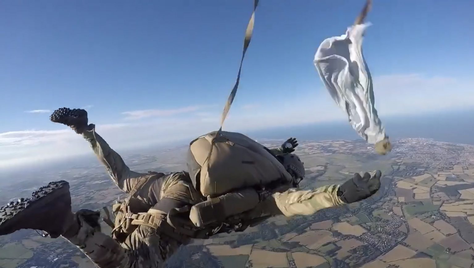 How a US Air Force Combat Controller Survived a Double Parachute Failure