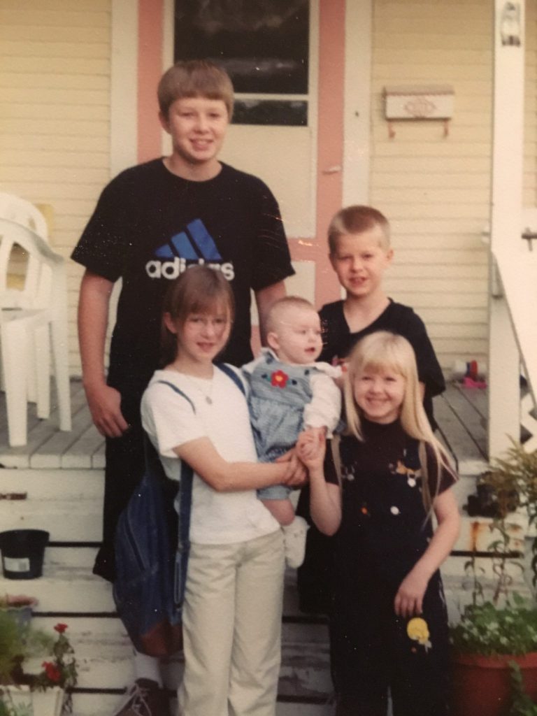 young skovlund and siblings