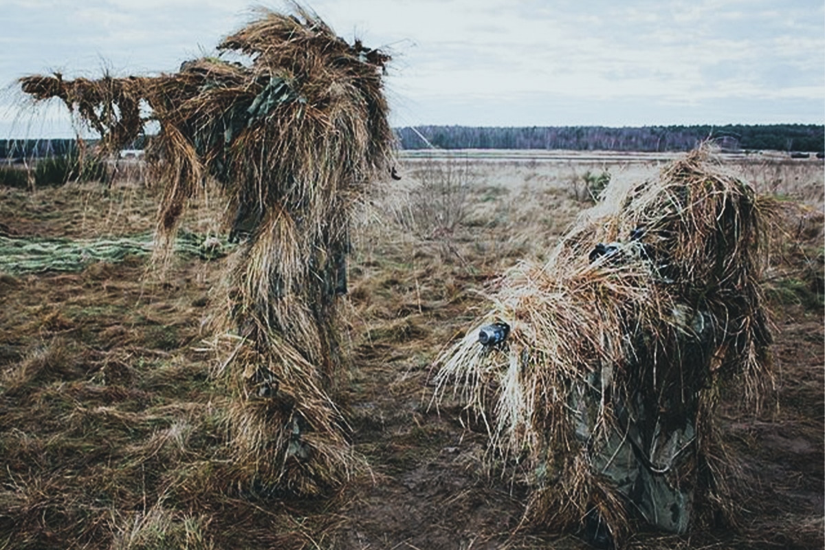 field grass hunting ghillie suit